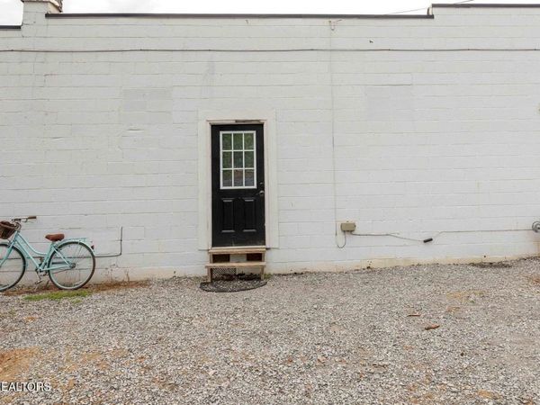 6708 Morganton Rd, Greenback, TN 37742