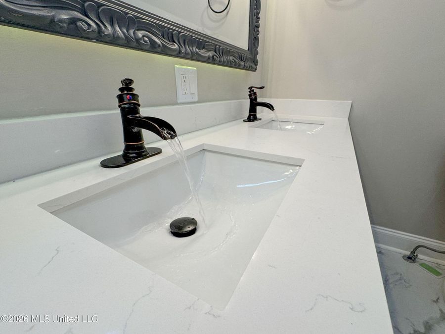 Property Image 111