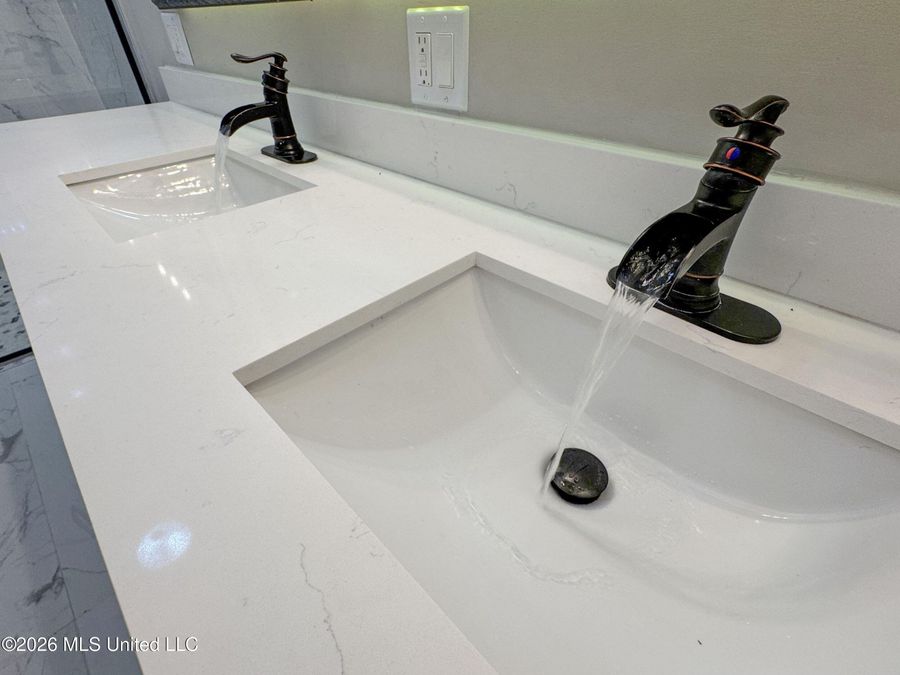 Property Image 112