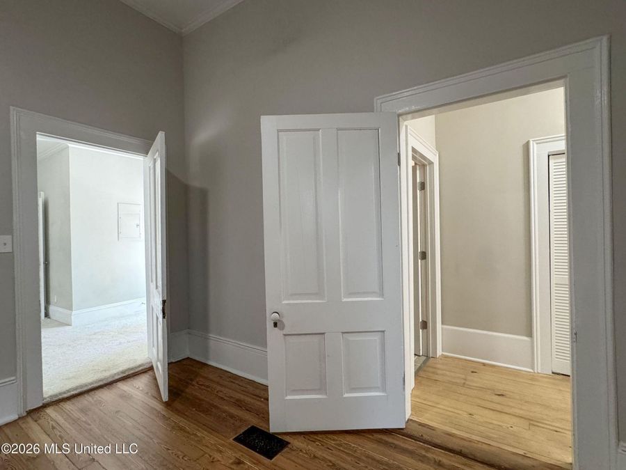 Property Image 100