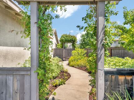 951 Anvil Cir, Rocklin, CA 95765 Photo