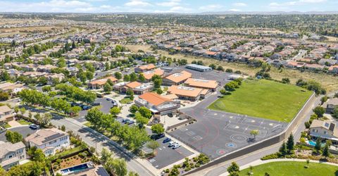 951 Anvil Cir, Rocklin, CA 95765 Photo