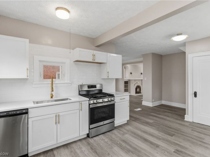3370 E 137th Street, Cleveland, OH 44120 Photo 14