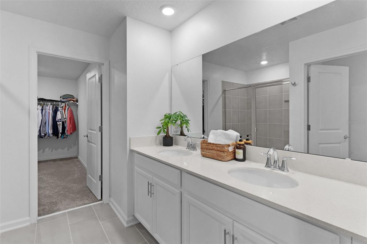 779 Kapi Drive , Groveland, FL 34736 Photo