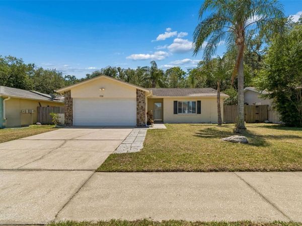 1733 SUTTON PLACE, DUNEDIN, FL 34698