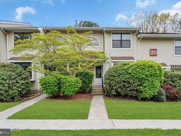 2004 MEADOWLANDS COURT , TOMS RIVER, NJ 08755