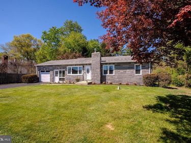 172 ELLISDALE ROAD, ALLENTOWN, NJ 08501