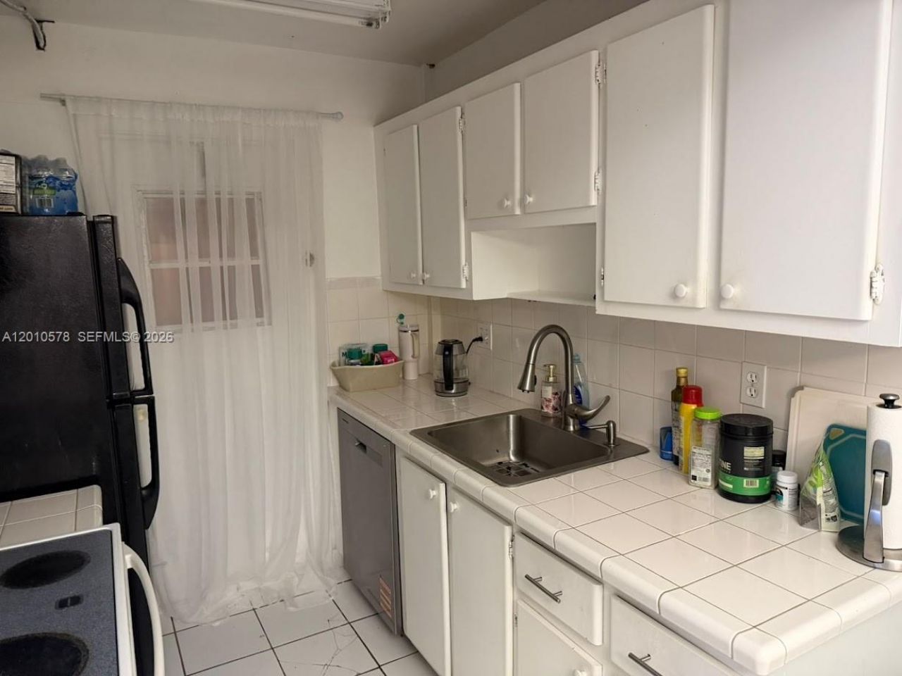 2420 Diana Dr, Unit 302, Hallandale Beach, FL 33009 Photo