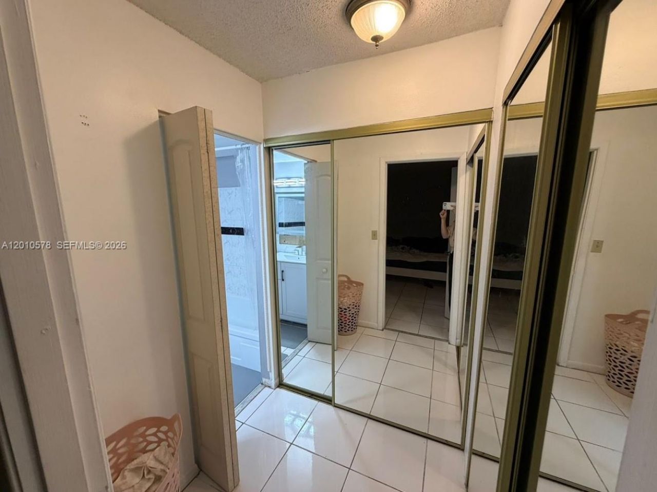 2420 Diana Dr, Unit 302, Hallandale Beach, FL 33009 Photo