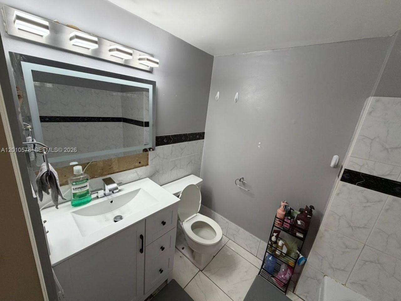 2420 Diana Dr, Unit 302, Hallandale Beach, FL 33009 Photo