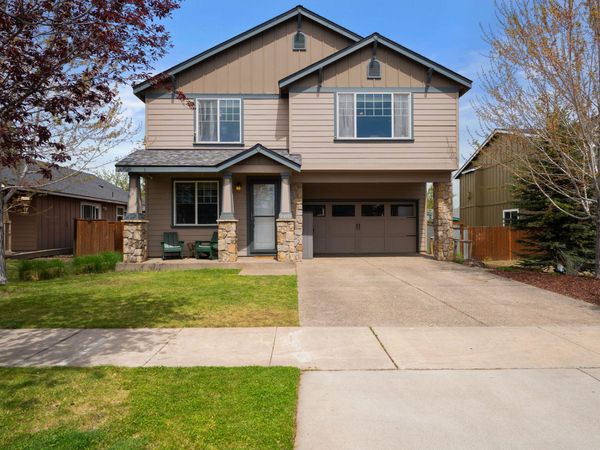2910 NE Jackdaw Drive, Bend, OR 97701