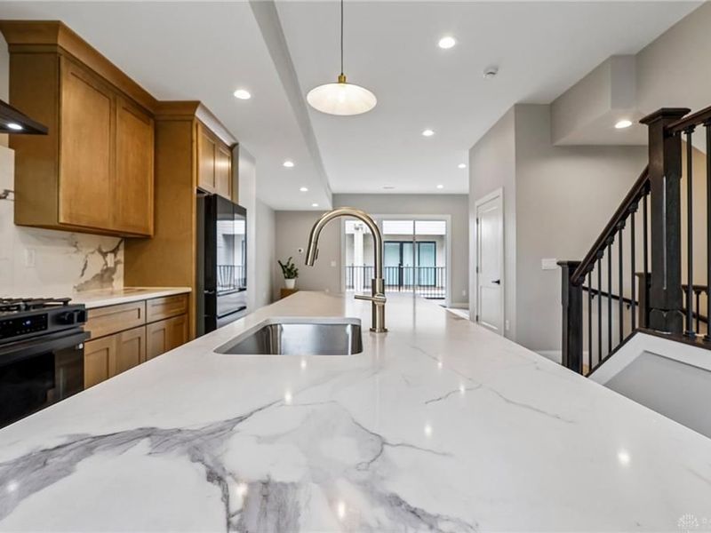 3906 Edwards Road, Unit C, Cincinnati, OH 45209 Photo 2