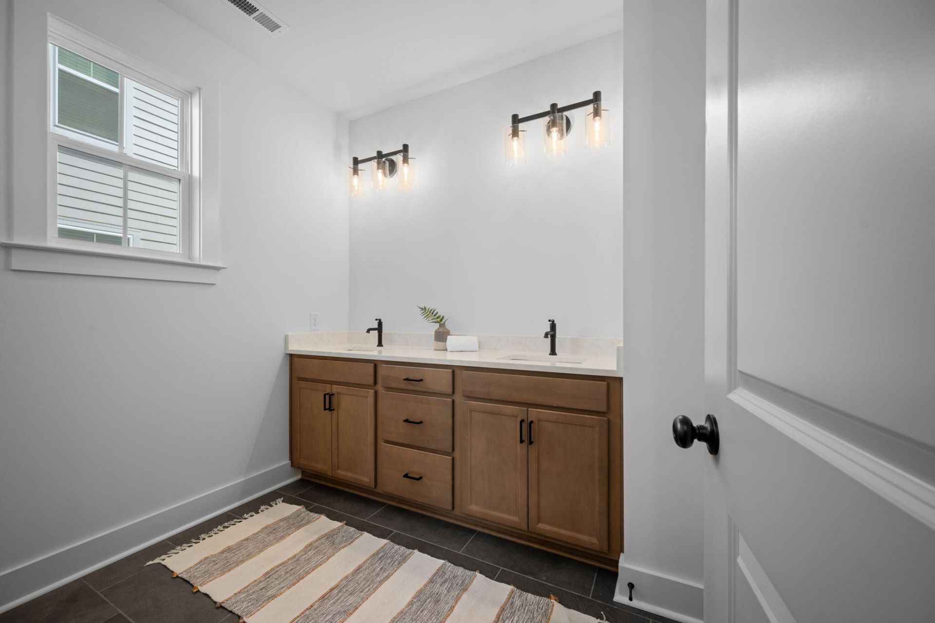 512 Ivy Green Lane Photo 32