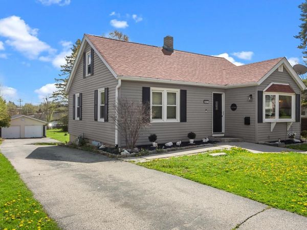 927 Clover STREET, Lake Geneva, WI 53147