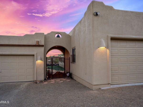 33449 N 10TH Street, Phoenix, AZ 85085
