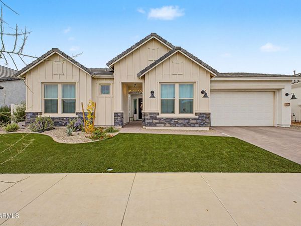 1016 W RIDGE Road, Apache Junction, AZ 85120