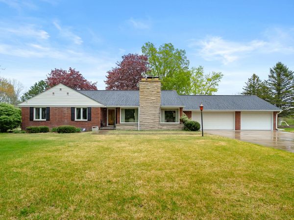 10320 Douglas Avenue, Plainwell, MI 49080