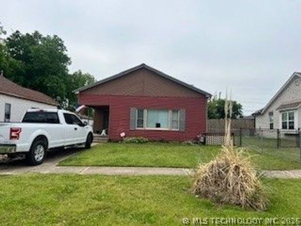1006 E McLeod Avenue , Sapulpa, OK 74066