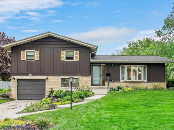 6955 PARKVIEW Drive , Downers Grove, IL 60516