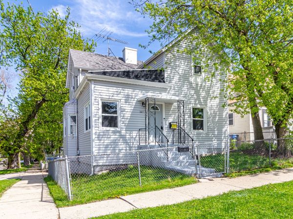 201 S Park Avenue , Waukegan, IL 60085