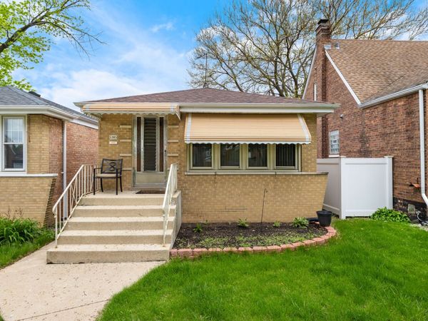 5305 S Menard Avenue , Chicago, IL 60638