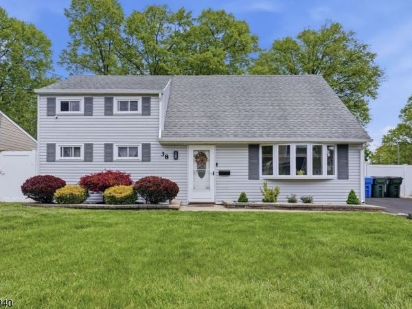 38 Wendy Rd, Woodbridge, NJ 07067