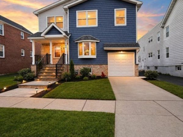 448 Fern Ave, Lyndhurst, NJ 07071