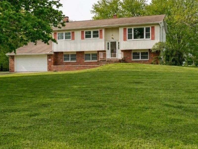 333 Kathleen Drive , Jefferson, OH 44047 Photo 1