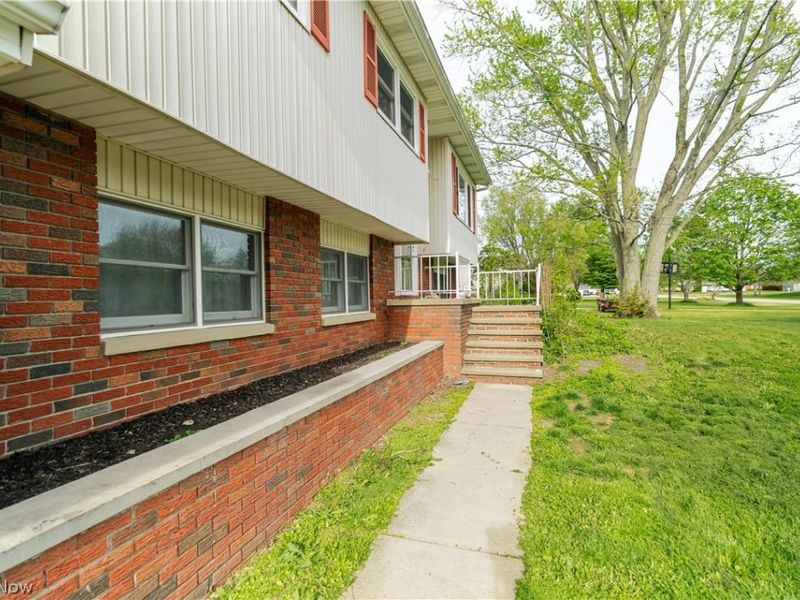 333 Kathleen Drive , Jefferson, OH 44047 Photo 3