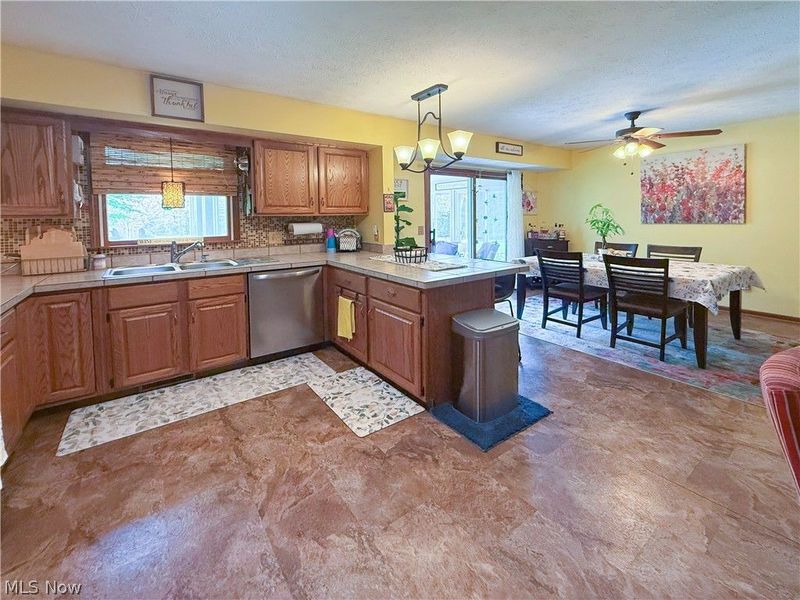 3172 Killian Road, Uniontown, OH 44685 Photo 5