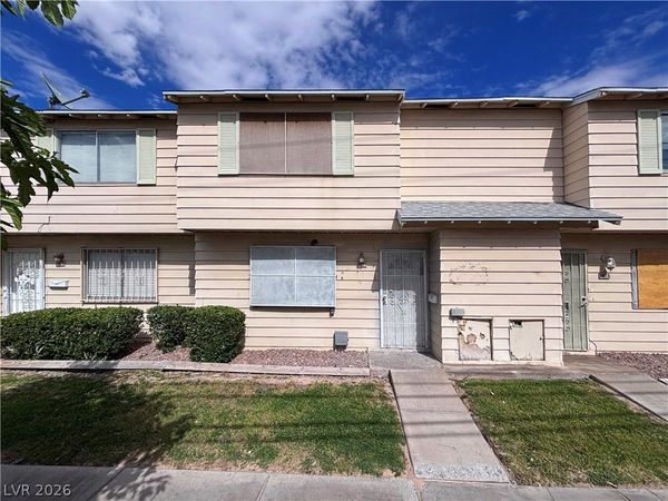 4621 Mill Valley Drive , Las Vegas, NV 89120