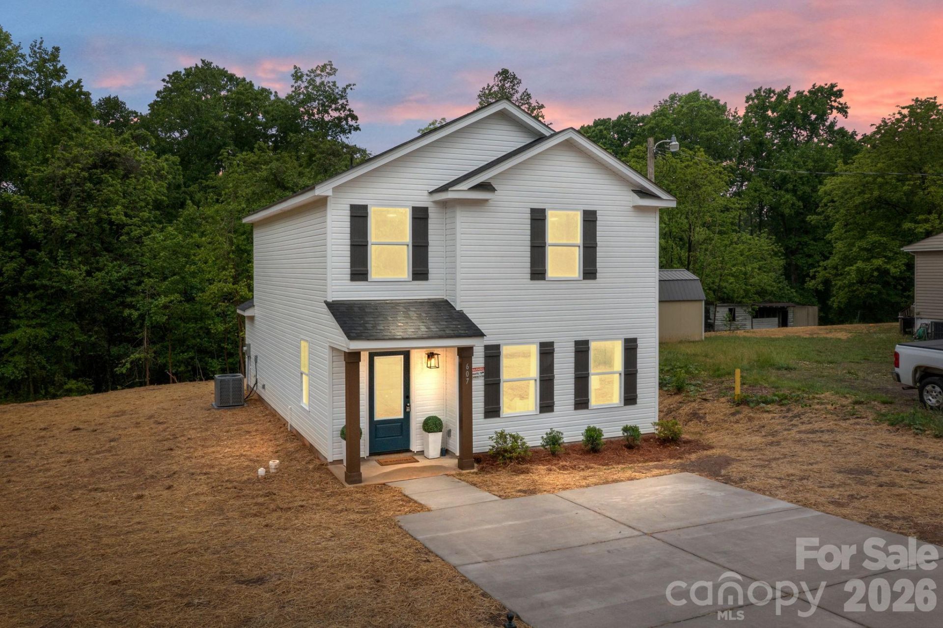 607 N Dixie Street, Cherryville, NC 28021 Main Photo