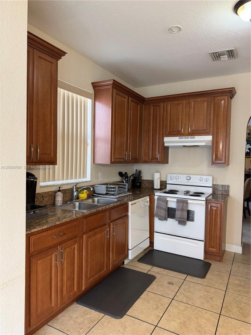 3955 NE 13th Dr , Homestead, FL 33033 Photo