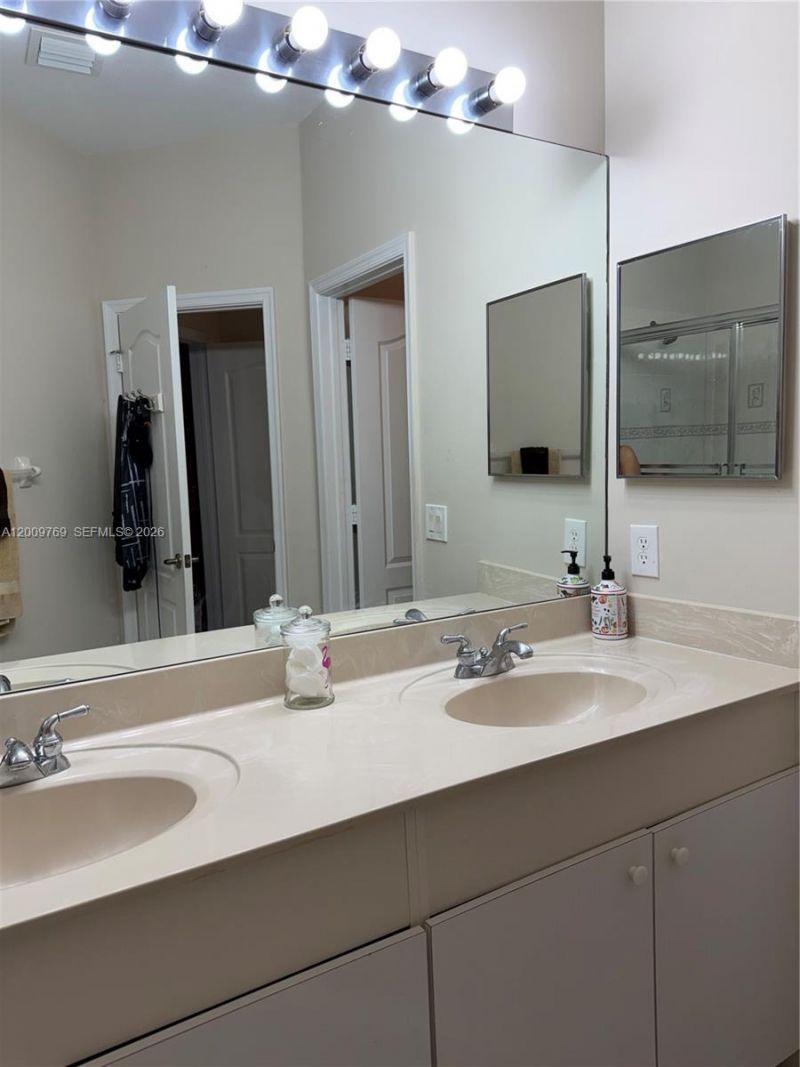 3955 NE 13th Dr , Homestead, FL 33033 Photo