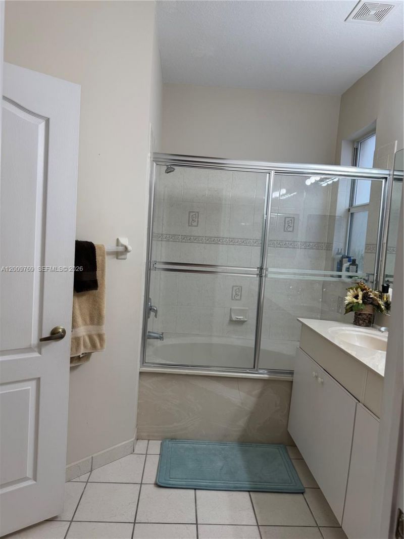 3955 NE 13th Dr , Homestead, FL 33033 Photo