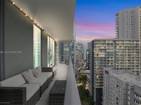 79 SW 12th St, Unit 2306-S, Miami, FL 33130