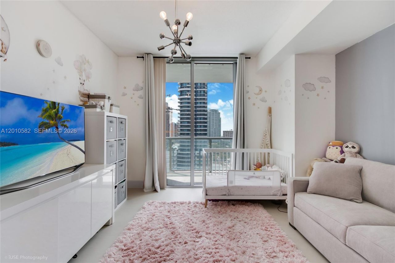 79 SW 12th St, Unit 2306-S, Miami, FL 33130 Photo