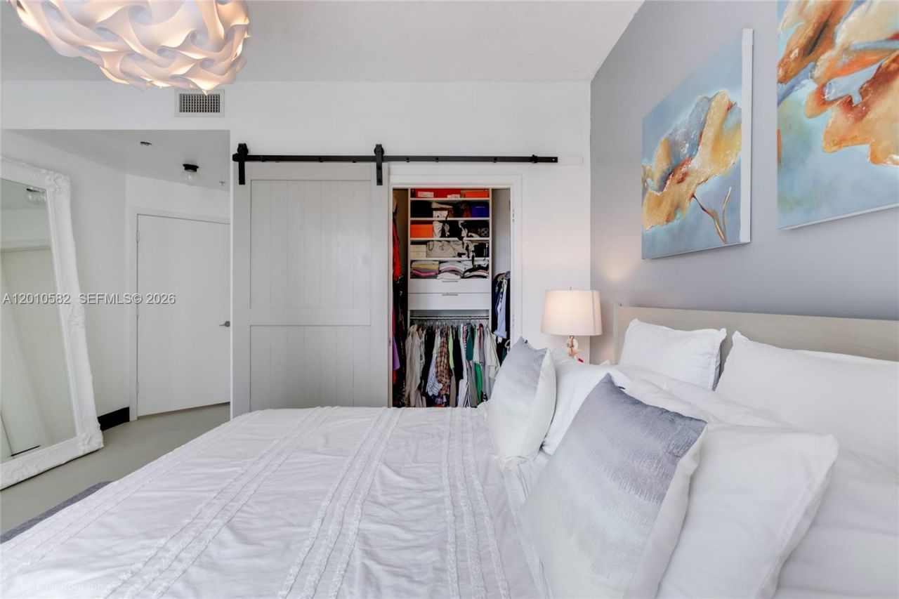 79 SW 12th St , Unit 2306-S, Miami, FL 33130 Photo