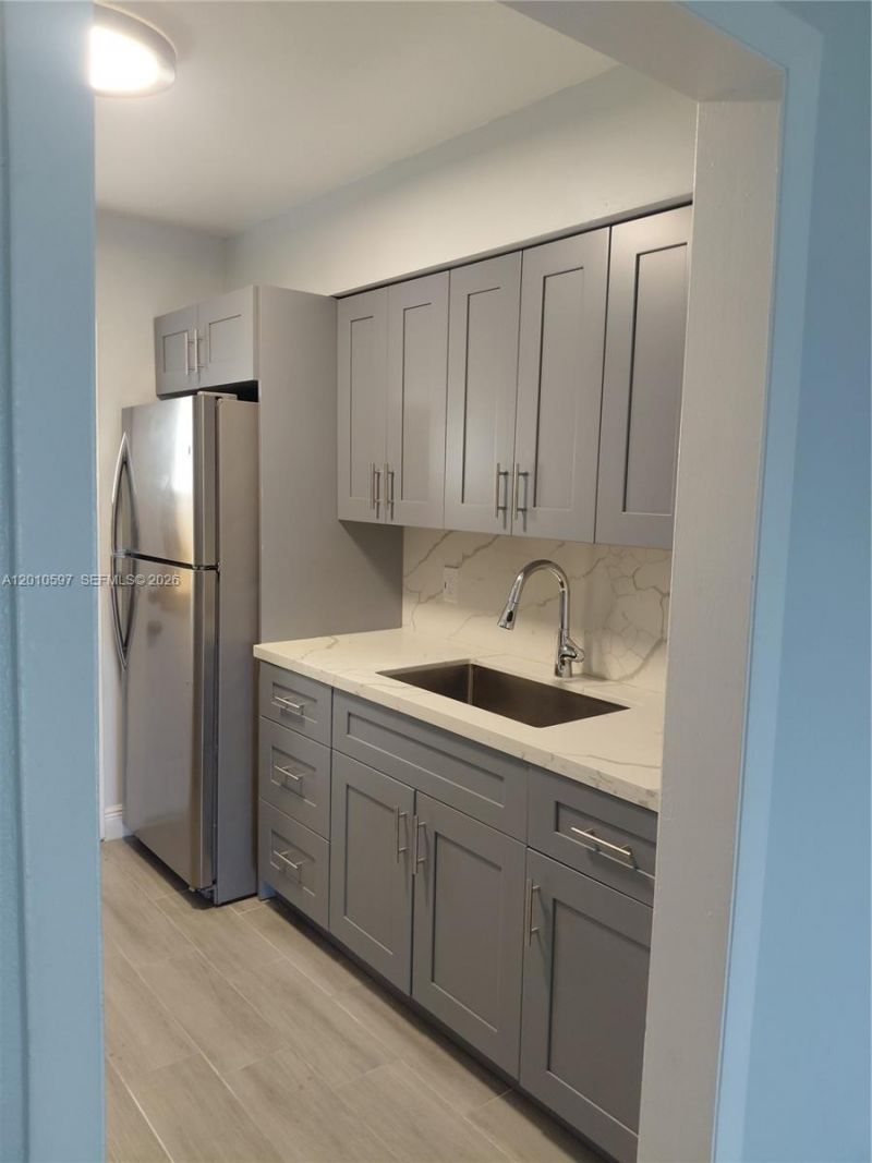 5480 NW 11th St, Unit 201, Plantation, FL 33313 Photo