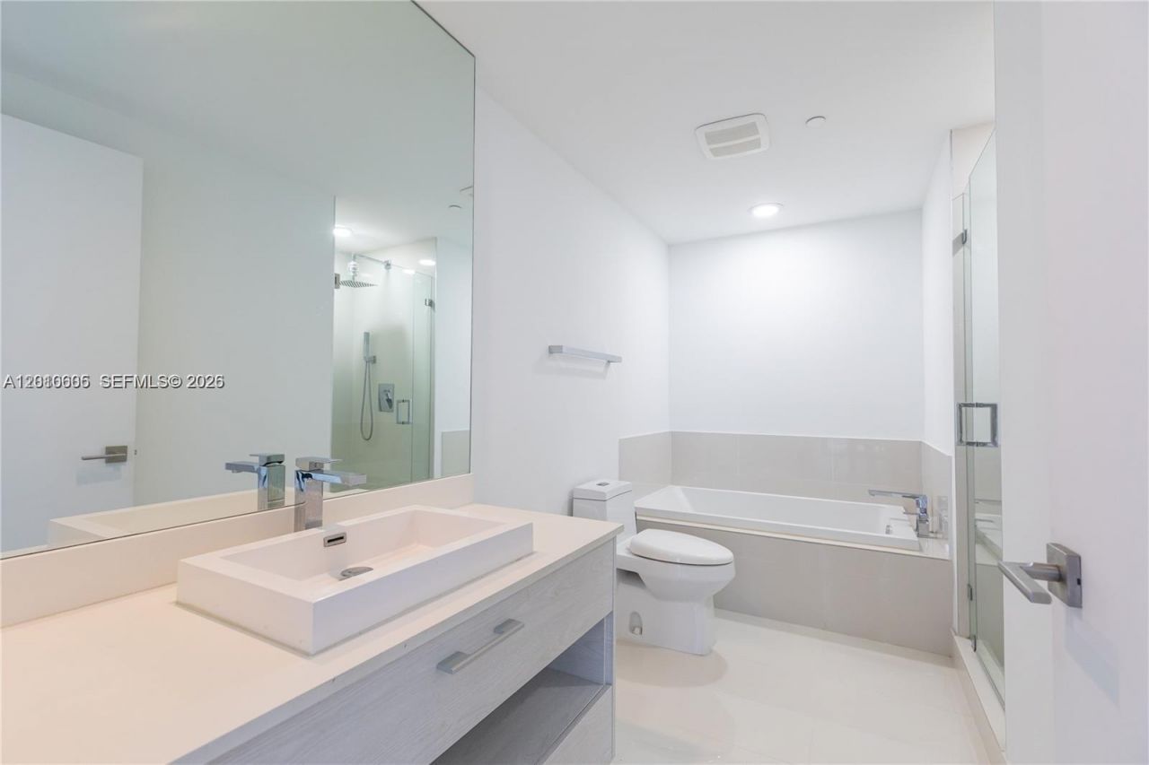 55 SW 9 St , Unit 1208, Miami, FL 33130 Photo