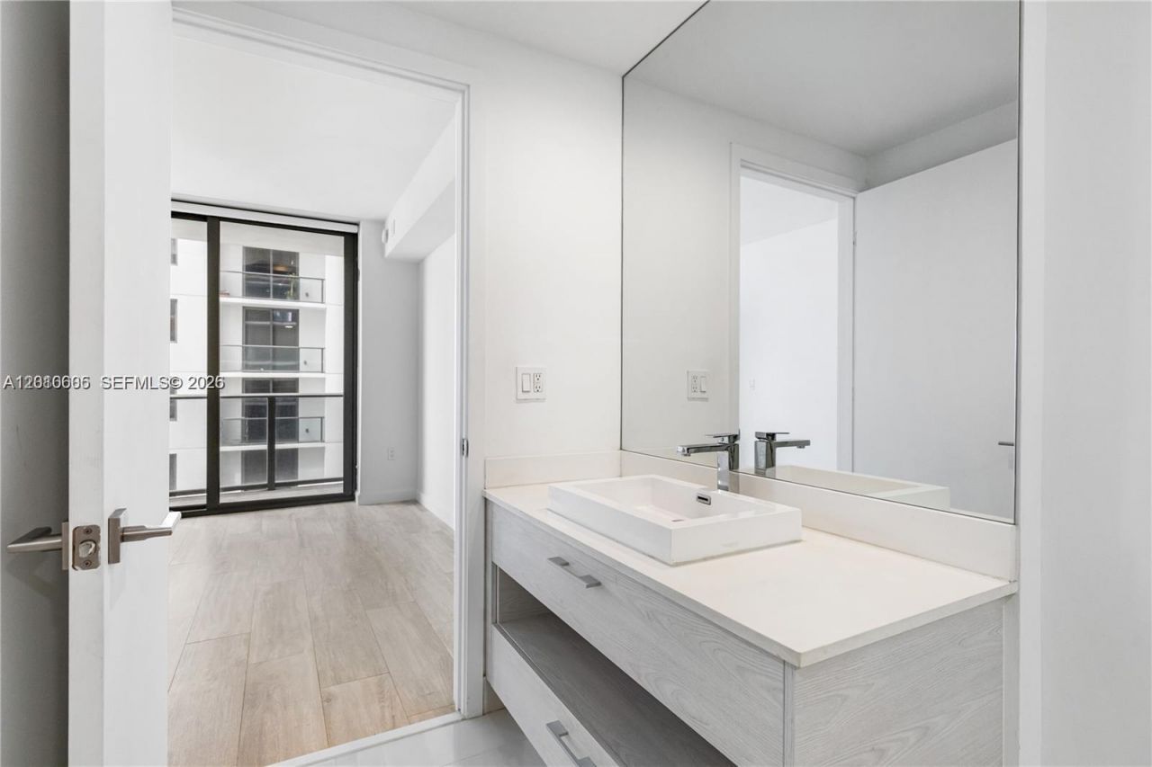 55 SW 9 St , Unit 1208, Miami, FL 33130 Photo