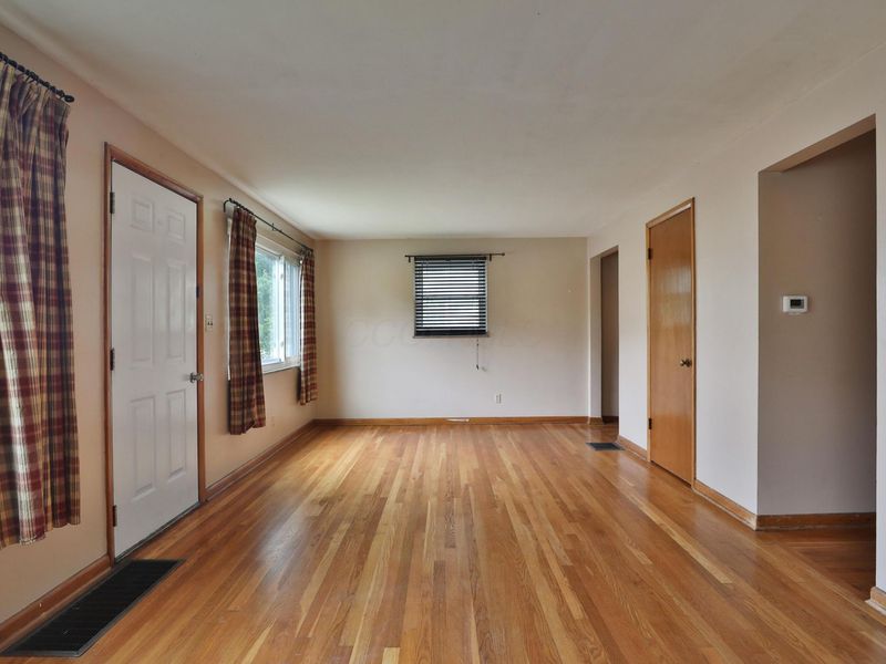 165 Morse Road , Columbus, OH 43214 Photo 3