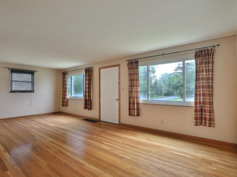 165 Morse Road , Columbus, OH 43214 Photo 5
