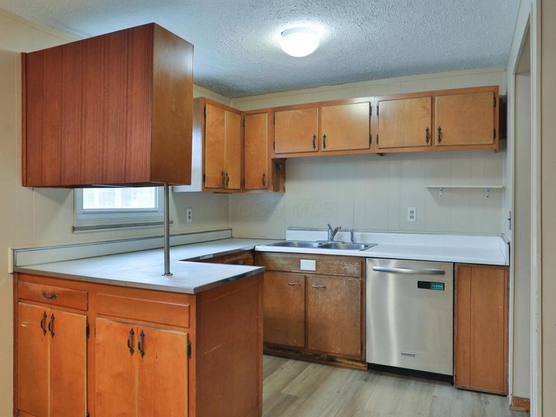 165 Morse Road , Columbus, OH 43214 Photo 7