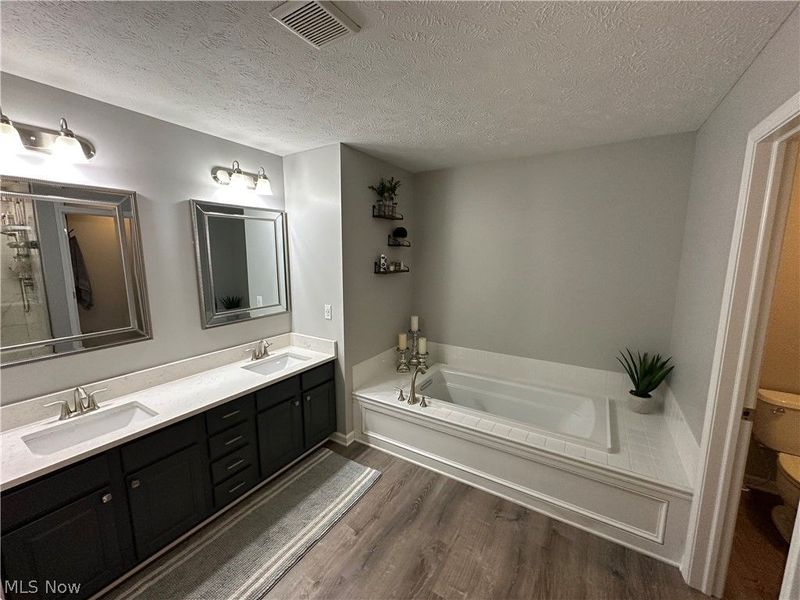 10363 Redbud Drive, Aurora, OH 44202 Photo 12