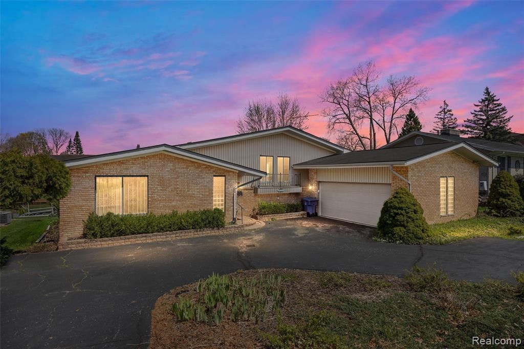 3036 Shawnee Lane, Waterford Township, MI 48329 Main Photo