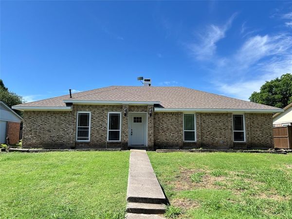 1842 Juniper Lane , Lewisville, TX 75077