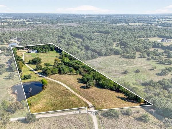 437 County Road 292 , Collinsville, TX 76233