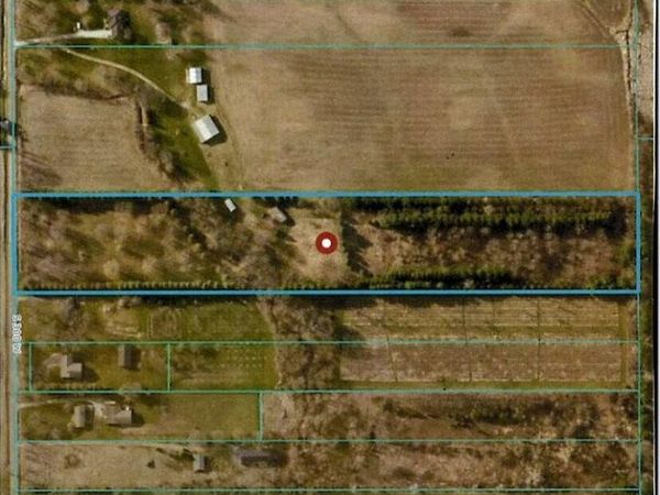 220 S 300 W , Valparaiso, IN 46385