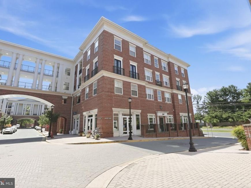 7 Granite Place, Unit 214, Gaithersburg, MD 20878 Main Photo